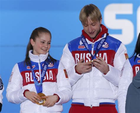 Medal Ceremony For The Figure Skating Team Ice Dance Free Dance At The