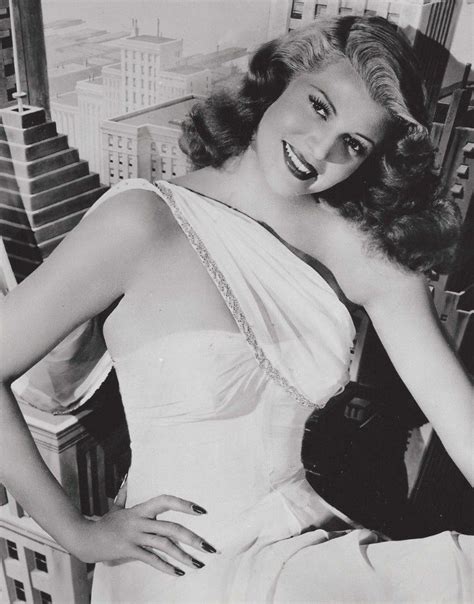 Gatabella — Rita Hayworth Down To Earth 1947 Rita Hayworth Rita Hayward Hollywood Glamour