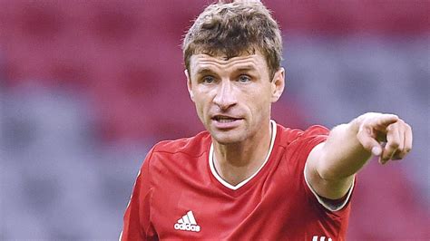 Открыть страницу «thomas müller» на facebook. Müller sorgt mit Gehälter-Satz für Aufsehen - Flick ...