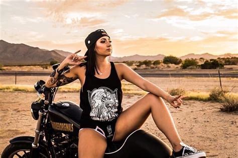 Pin By Sergo On Girls And Motorcycles Motorcycle Girl Motorcycle