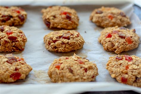 Ready under 20 minutes, these healthy, chewy and soft banana & oatmeal cookies are made with only 3 simple ingredients. Healthy Banana Cookies (3 Ingredient, Vegan) - Allergyummy