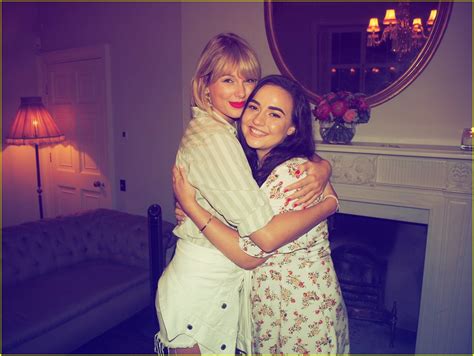 Taylor Swift Poses With Fans During Lover Secret Session In London