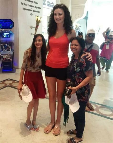 beautiful 195cm anastasia in dubai by zaratustraelsabio on deviantart tall women beautiful
