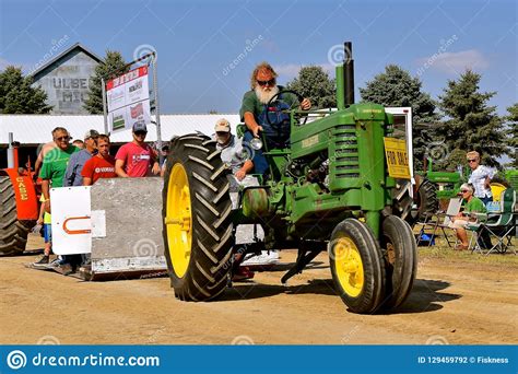 John Deere B In A Tractor Pull Editorial Photography Image Of Reunion