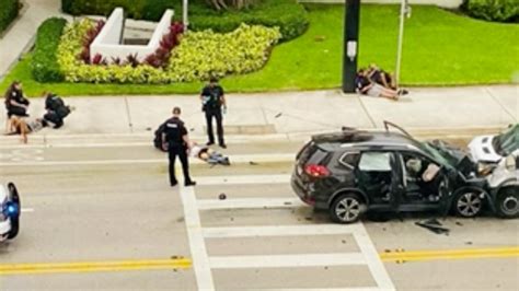 Florida Man And Woman Crash Into Fedex Truck During Sex Act Autoblog