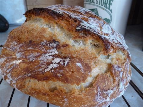 Just 4 ingredients and no kneading required. rhymes with smile: DIY Artisan Bread - Without a Dutch Oven