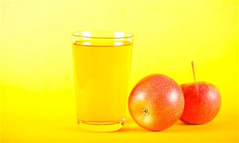 Por qué el zumo de fruta no equivale a tomar la fruta entera en