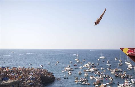 La Red Bull Cliff Diving World Series Torna In Italia Tutto Pronto A Polignano Per Il Gran