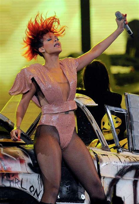 20 pictures of rihanna without pants