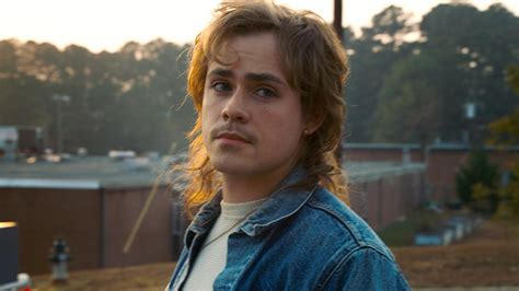 Stranger Things 2 Actor Doesnt Think His Character Is Racist Or Gay