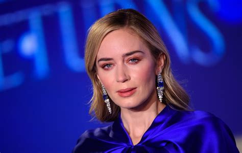 Emily Blunt Dazzles At Premiere Of Mary Poppins Returns The Irish News