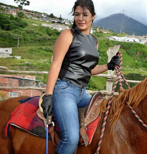 Wunderschöne Latina Wird Zum Reitenden Cowgirl Telegraph