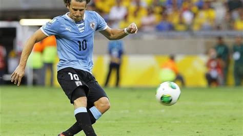 Diego Forlán Anuncia Su Retirada De La Selección De Uruguay Última