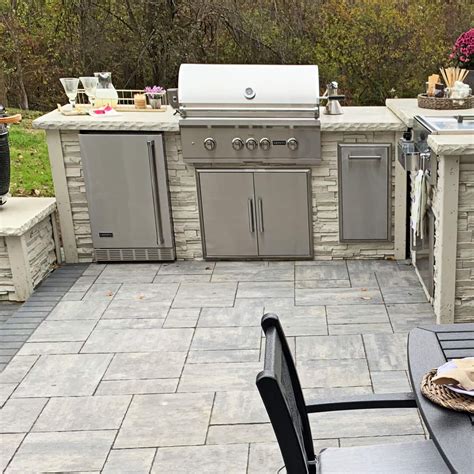 8 Grill Island With Luxury Grill Upgrade Stacked Stone Modern