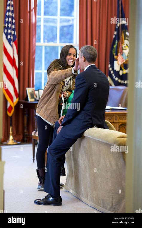 Feb 23 2015 The President S Daughter Malia Stopped By The Oval Office One Afternoon To See