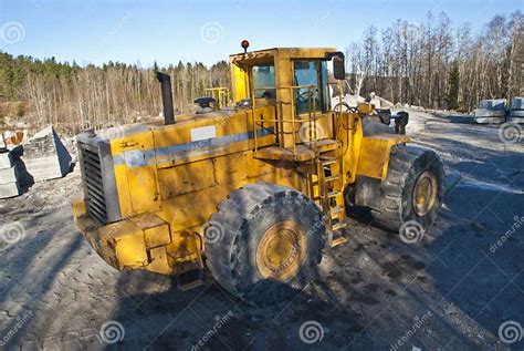 Huge Wheel Loader In A Stone Quarry Stock Image Image Of Grave