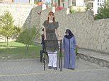 Video Guiness Records Rumeysa Gelgi From Turkey Is The Tallest Woman Alive Daily Mail Online