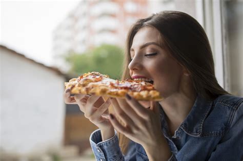Eating slowly might help you lose weight, study suggests - Hartford Courant