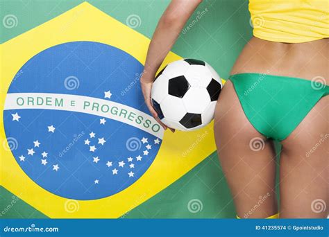 Fermez Vous Du Passioné Du Football Brésilien Photo Stock Image 41235574