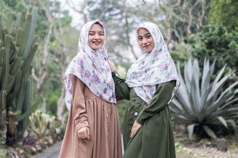 Lulus tk, siap2 masuk sd kaakk. 35+ Trend Terbaru Baju Muslim Untuk Menghadiri Wisuda Anak - Cerita Wisuda