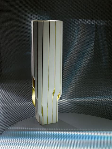 Zaha Hadid Design Applies Its Fluidity And Dynamism Into Porcelain