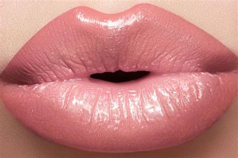 How To Get Sexier Fuller Lips Tips Lips Fuller Lip Plumper Pink Lips
