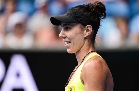 Buzarnescu loses the point with a forehand unforced error. Mihaela Buzarnescu - Australian Open 01/15/2019
