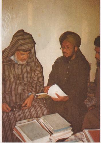 Saat kita menolong saudara kita dengan mengajarkannya ilmu kepadanya, insya allah, allah swt akan memberikan kita ganjaran pahala dan menambahkan ilmu yang kita miliki ataupun yang belum dimiliki. PERBEZAAN MEMBAWA RAHMAT.