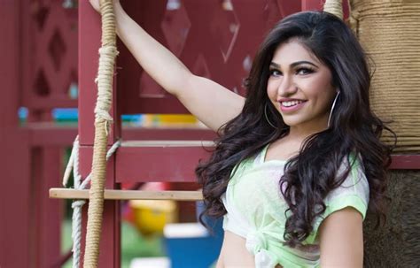 Tulsi Kumar Inspires All The New Mothers With Her Weight Loss Journey