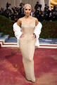 Kim Kardashian porte la robe emblématique "Happy Birthday, Mr ...