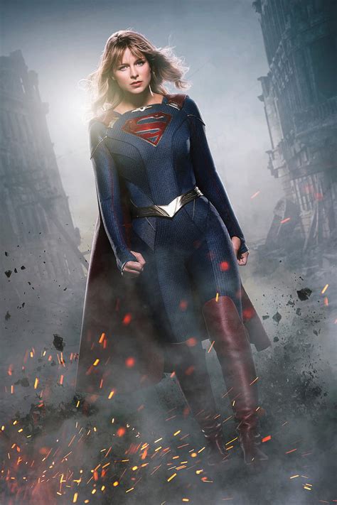 Melissa Benoist Supergirl Dc Comics Walking Actress Blonde