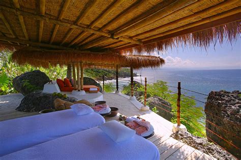 A Look At The World’s Best Resort Which Happens To Be On Indonesia’s