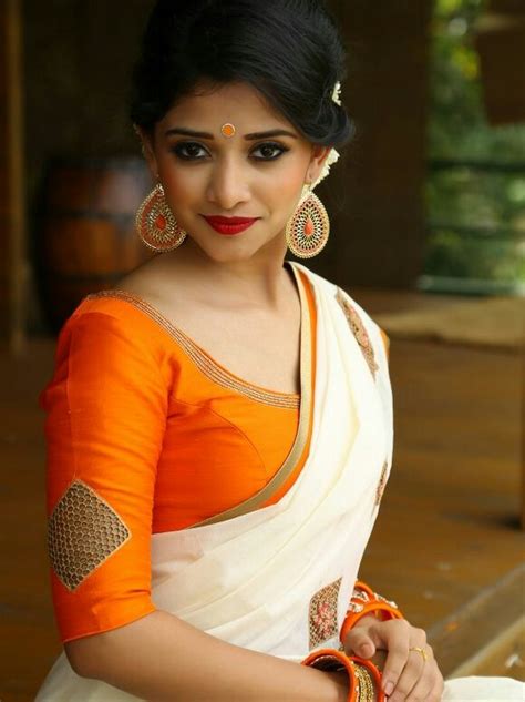 35 Gorgeous Kerala Saree Blouse Designs To Try This Year Styling Tips For Kasavu Saree