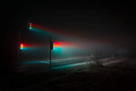 Unreal Photos Of Foggy Streets Dreamily Illuminated With Stoplights