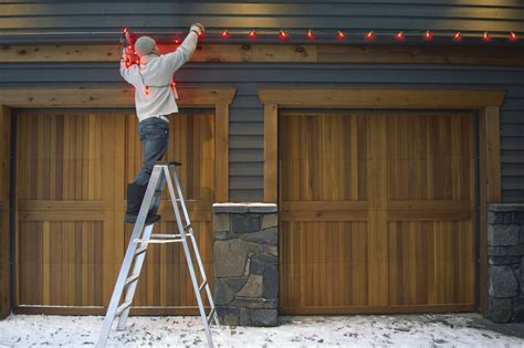 How To Hang Christmas Lights Outdoor Christmas Lights Hanging