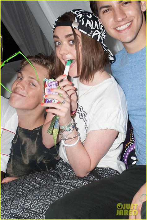 Game Of Thrones Maisie Williams Satisfies Her Sweet Tooth At Just