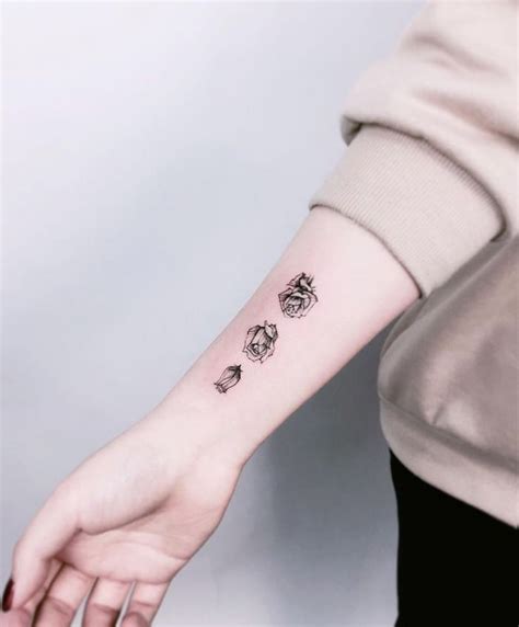 Check spelling or type a new query. tattoo arm frau, kleine tattoo-motive, drei rosen, frauen ...