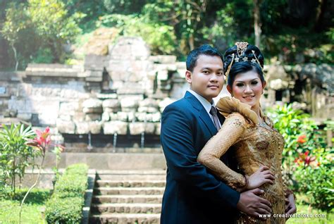 Foto Prewedding Sederhana Di Sawah Prewedmoto