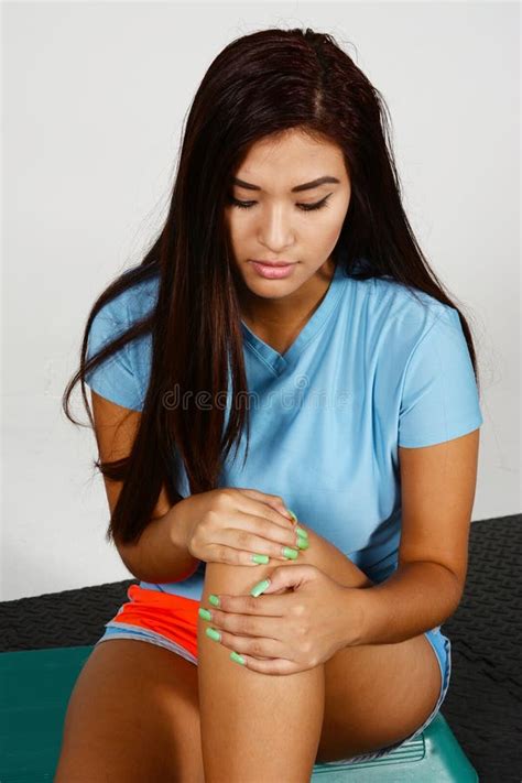 Woman With Knee Pain Stock Image Image Of Hurt Injured 56945783