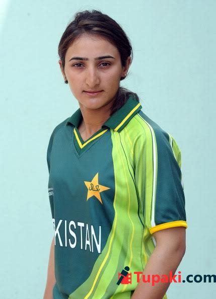 Kohli Raina S Fan In Pak Women Cricket Team