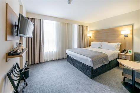 Positioned off highway 401 and within walking distance of stores. Travel PR News | IHG® announces the opening of Holiday Inn ...
