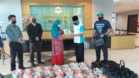Latihan ini cukup mudah dan dapat dilakukan tanpa menggunakan bantuan peralatan. Bakul makanan untuk Sabah VFM Oleh YADIM Sabah - Yayasan ...