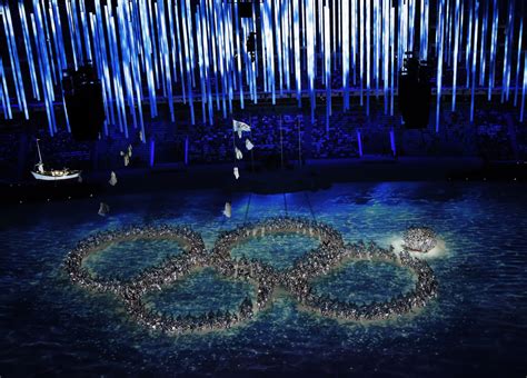 Sochi 2014 Closing Ceremony Russia Mocks Failed Fifth Olympic Ring Time