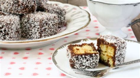 The air bubbles you are adding, plus the co2 released by raising agents, will expand as they heat up, causing the cake to rise. 11 Best Sponge Cake Recipes | Cake Recipes | Easy Cake ...