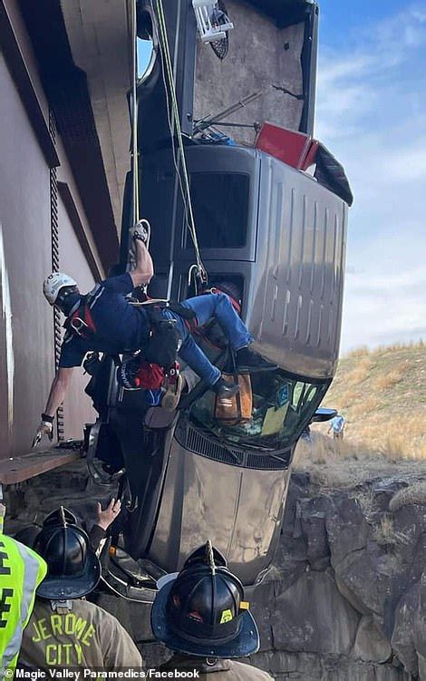 Rescuers Save 2 From Pickup Dangling Over Deep Idaho Gorge Daily Mail