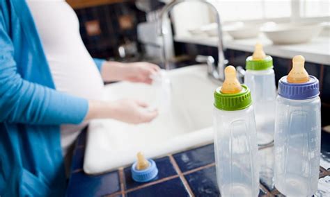 Tidak dapat disangkal lagi bahawa susu ibu adalah makanan yang terbaik untuk bayi kita. Mahal Macam Mana Pun Botol Susu Tukarlah Dengan Kerap Bila ...