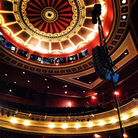 His Majestys Theatre Perth Flying The Centre Cluster See It Majesty