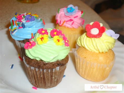 Decorating Mini Cupcakes ~ Artful Chapter