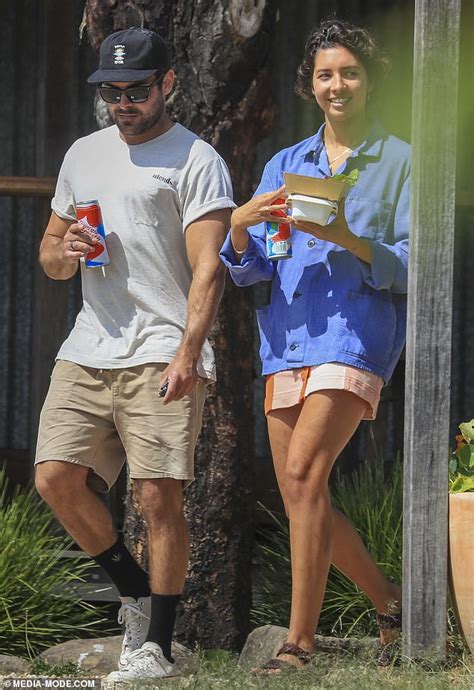 Zac efron is reportedly dating vanessa valladares. Zac Efron holds hands with new girlfriend Vanessa ...
