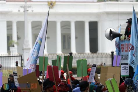 Ribuan Buruh Kembali Unjuk Rasa Di Seberang Istana Negara Satu Harapan